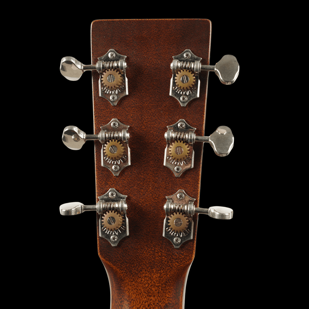 D18, Natural (Pre-Owned)