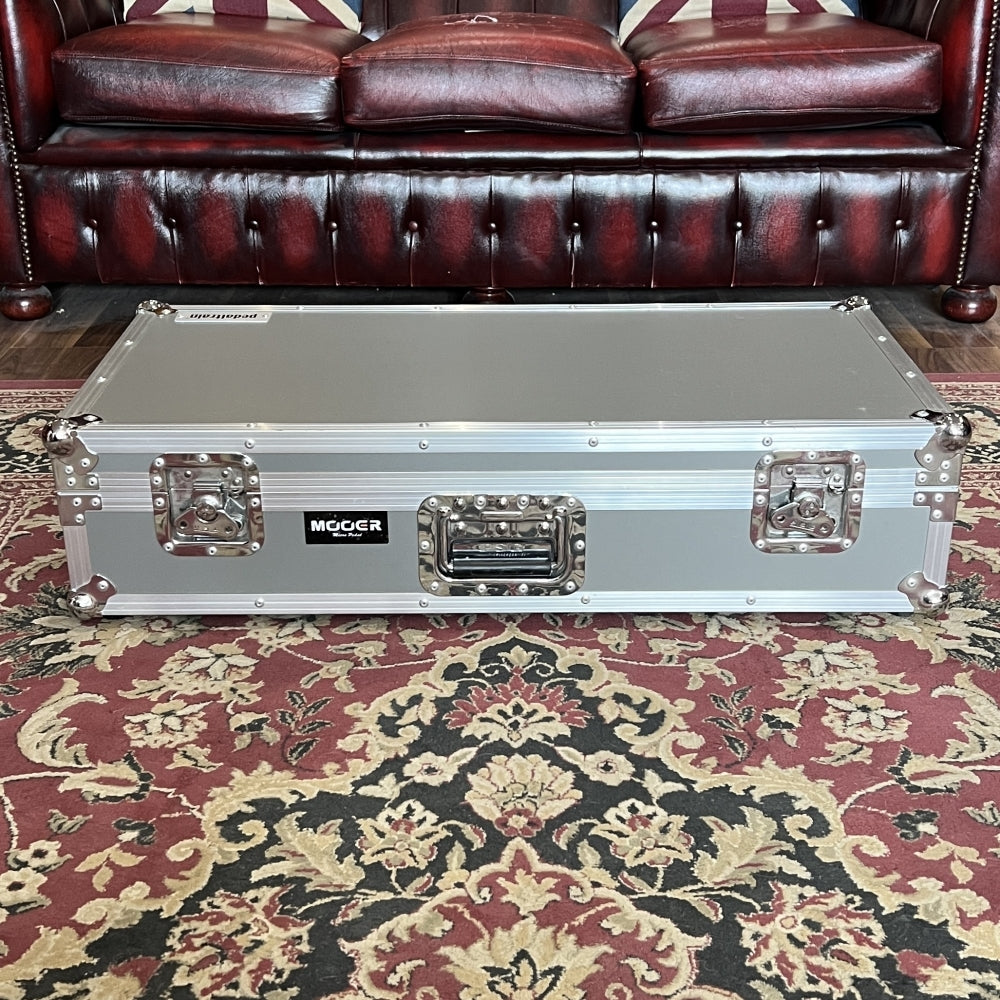 Novo 32 Tour Pedalboard & Flight Case (Pre-Owned)