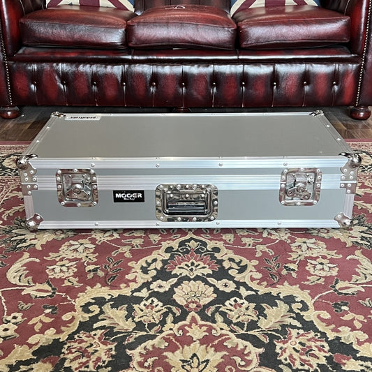 Novo 32 Tour Pedalboard & Flight Case (Pre-Owned)