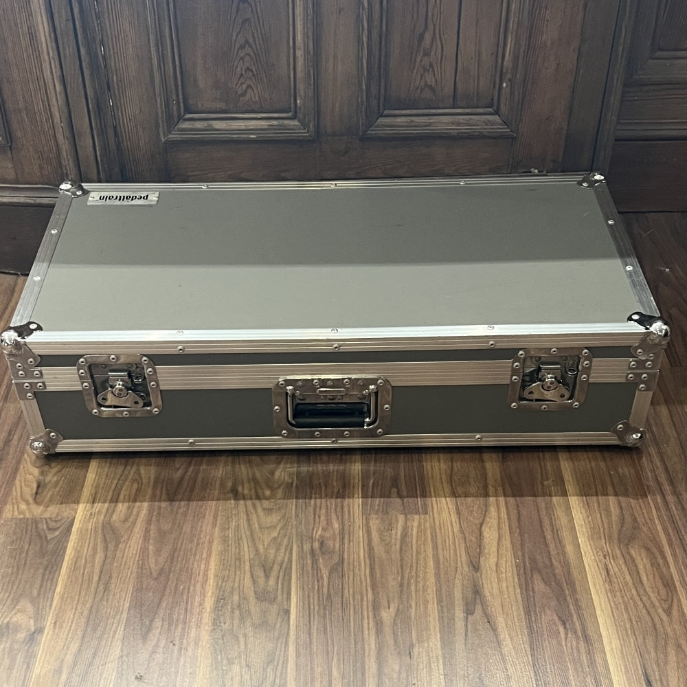 Novo 32 Tour Pedalboard & Flight Case (Pre-Owned)