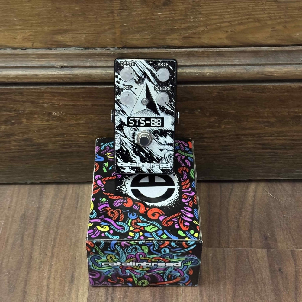 STS-88 Delay, Echo & Reverb Pedal (Pre-owned)