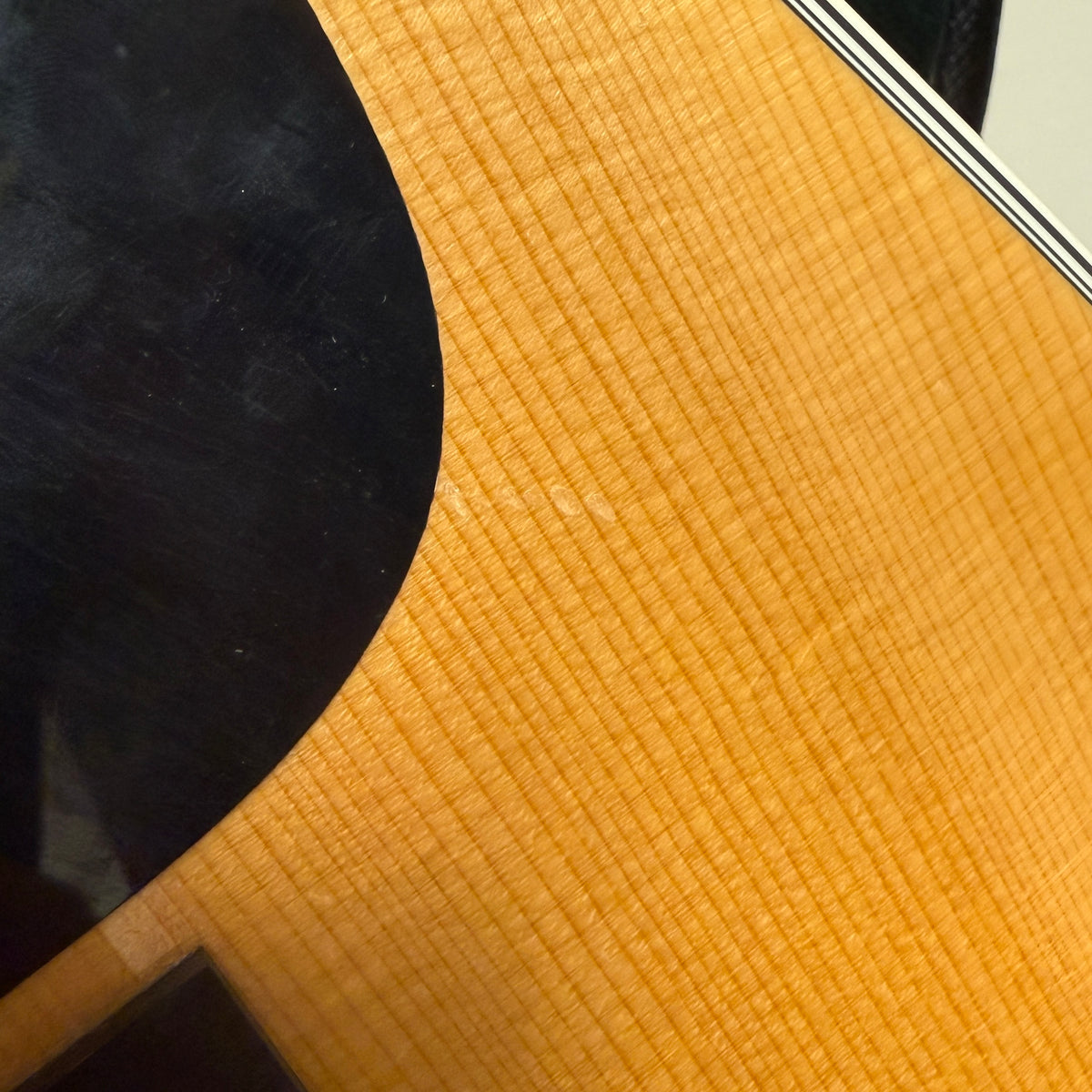 Martin DC Aura GT Electro Acoustic (Pre-Owned)