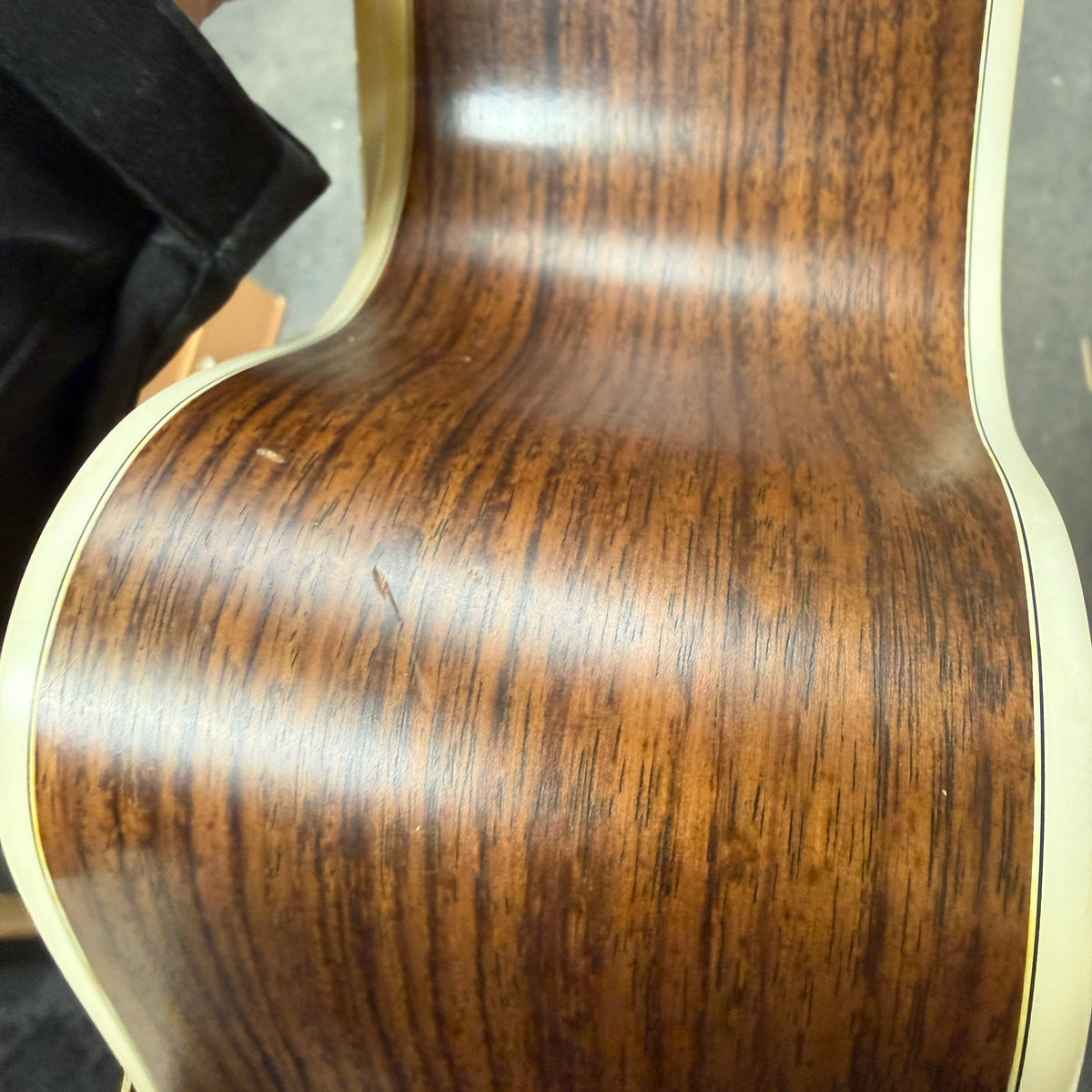Martin DC Aura GT Electro Acoustic (Pre-Owned)