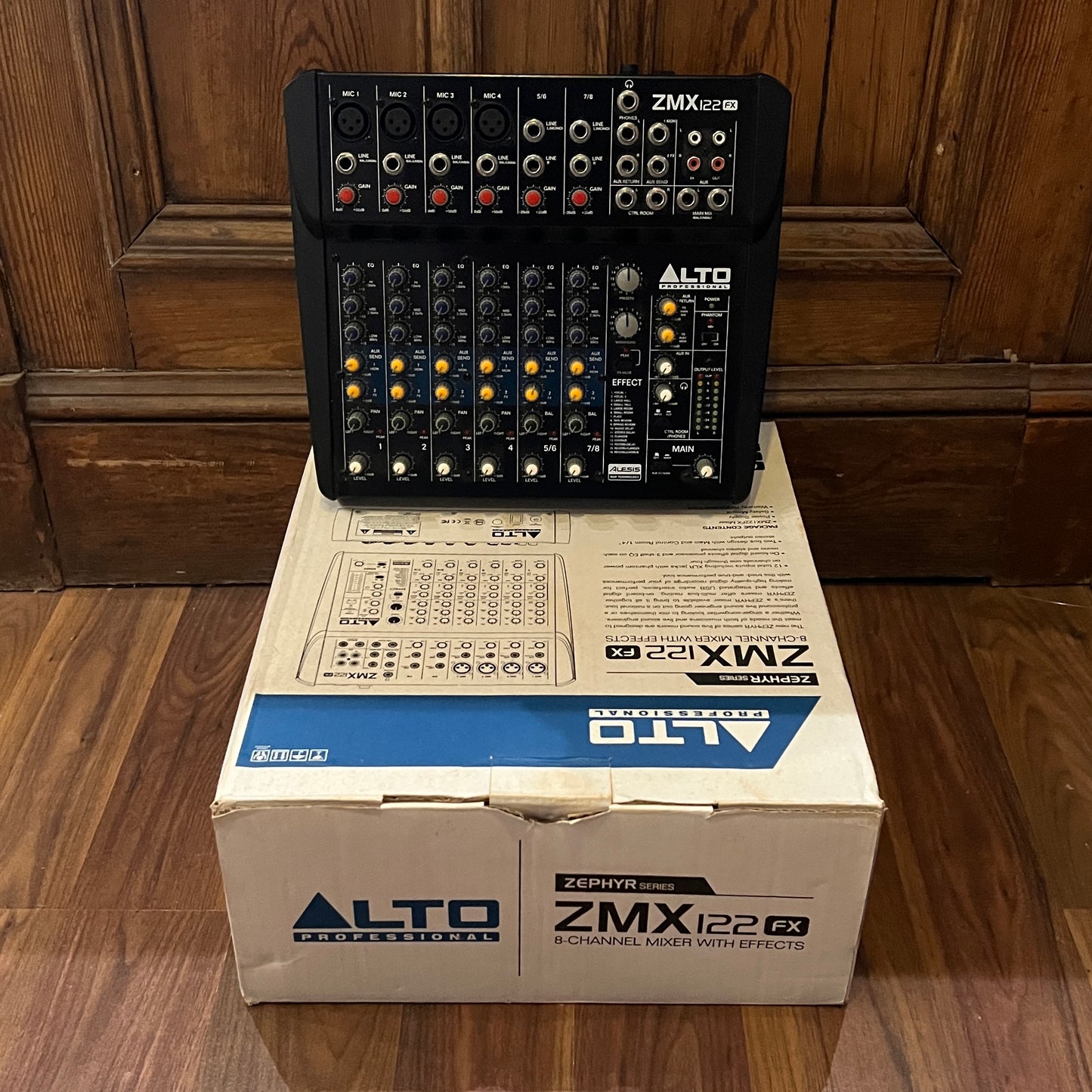 Alto Professional Zepher Series ZMX 122 Fx 8 C-Channel Mixer With Effects (Pre-Owned)